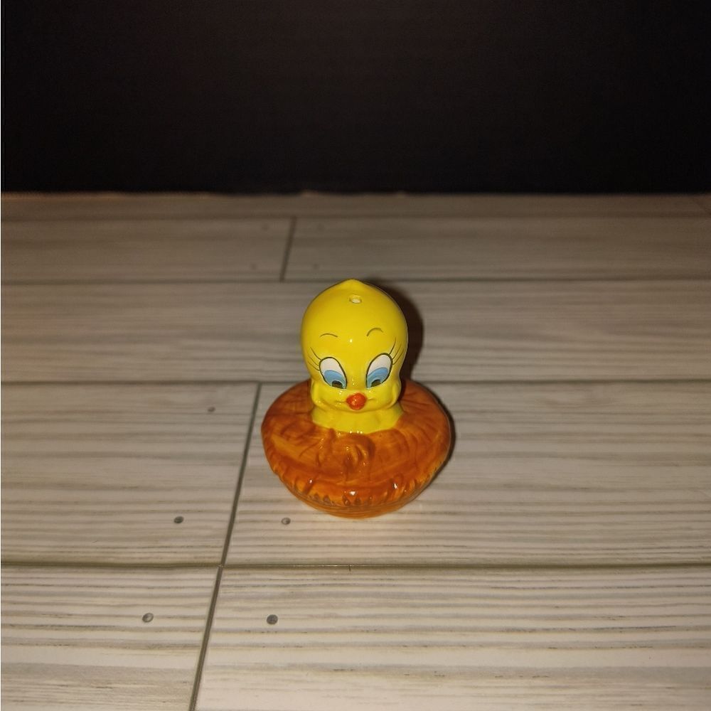 Warner Bros Vintage 1992 Tweety Bird Looney Tunes Salt Or Pepper Shaker
